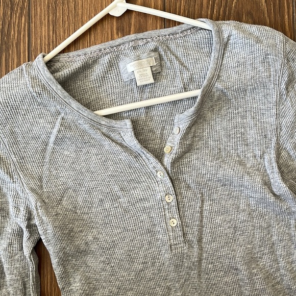 American Eagle Logo Long Sleeve Waffle Henley Shirt - Grey/Pink - Picture 7 of 9